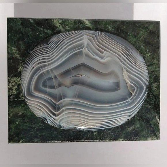 Green marble polished agate trinket box lid footed stash jewelry dresser stone - Picture 2 of 11
